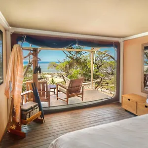 Resort Wilson Island